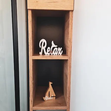 Mobile Homes Laguna, Porat, *