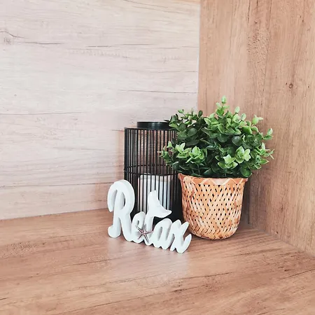 Mobile Homes Laguna, Porat, *