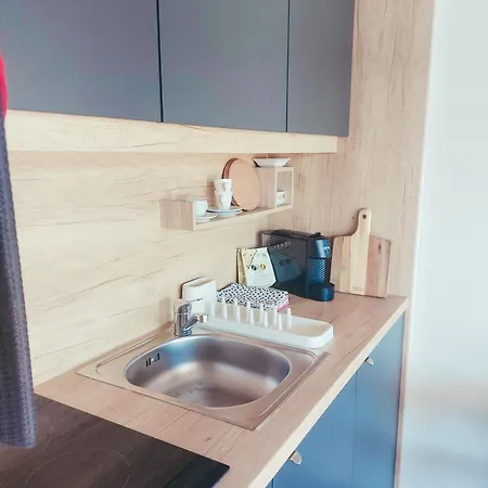 Mobile Homes Laguna, Porat, *