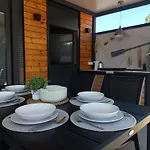 Mobile Homes Laguna, Porat,
