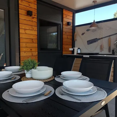 Mobile Homes Laguna, Porat,